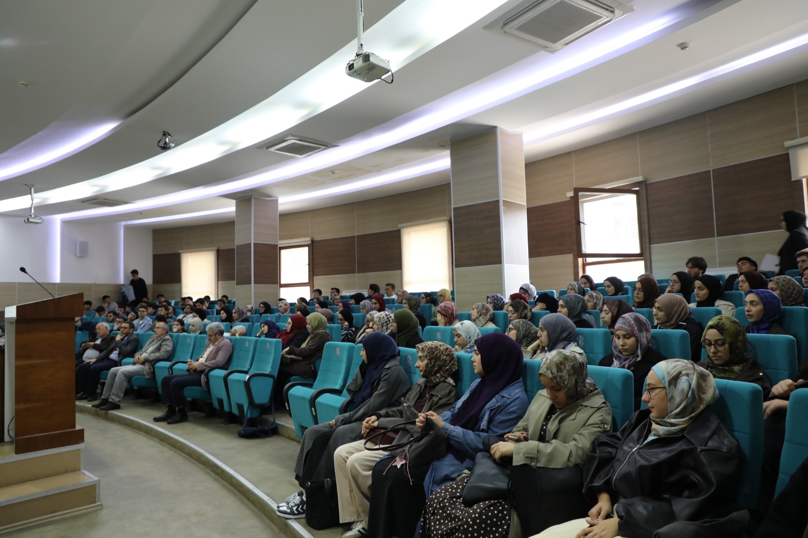 Hazırlık Sınıfı Öğrencilerimize Yönelik Oryantasyon Programı Düzenlendi